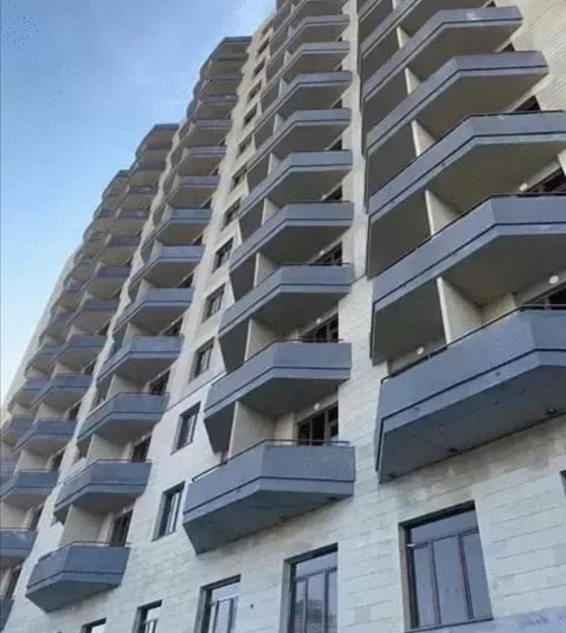 Beautiful Apartment With 3 Balconies In The Center Of Erevan Exterior foto