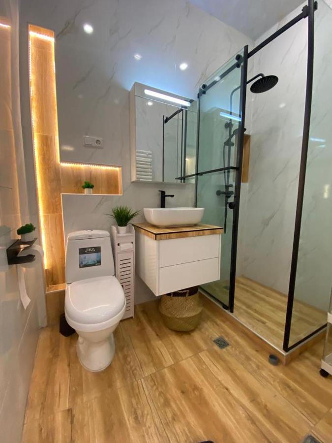 Beautiful Apartment With 3 Balconies In The Center Of Erevan Exterior foto